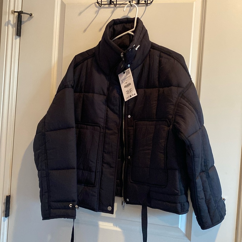 ZARA CROPPED PUFFER JACKET (I ALSO HAVE IT IN AN XS ‼️‼️